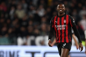 每体：米兰愿以5000万欧甚至更低价出售莱奥，他最想去的就是巴萨