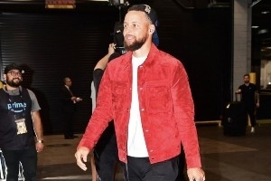 致敬对手！生死战面对太阳 库里上脚“奥运系列”配色Book 1战靴