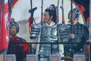 项羽助阵苏超！何润东身披战甲，乘古代战车绕场，为宿迁队助阵！