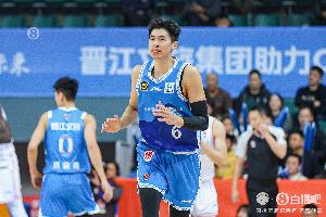 连场里程碑！邹阳生涯盖帽总数来到100个 上一场生涯篮板数破百