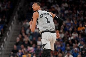 斯普利特：文班亚马攻防两端无处不在 必须对他做好防守准备