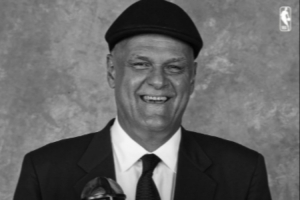 科尔：对奥斯卡·施密特离世深感悲痛 作为对手曾被他背下场