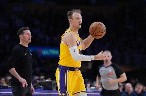 肯纳德：除了篮板保护和失误控制 其他方面我们做得相当不错