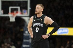 外线投得可以！迪文岑佐4记三分球拿下12分4板2助2断