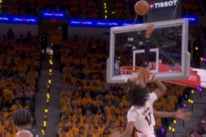 这么高也能够到！夏普超高弧度抛投依然被文班亚马长臂帽到！