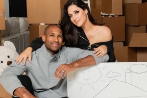 霍福德：我会和妻子好好聊聊自己的未来 一两周内作出决定