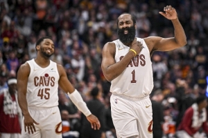 巴雷特：哈登&米切尔是个大麻烦 我们需要找出解决问题的办法