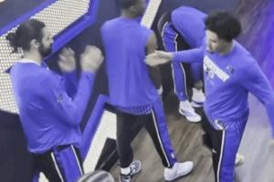 不愧是美利坚~比塔泽和庞达的互动动作不太对吧这能播吗？